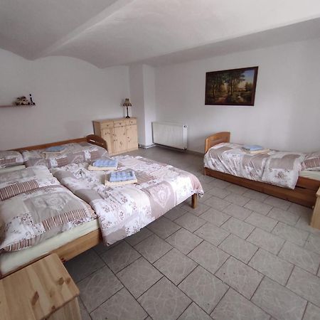 Statek Tomandlov Apartment Driten Luaran gambar