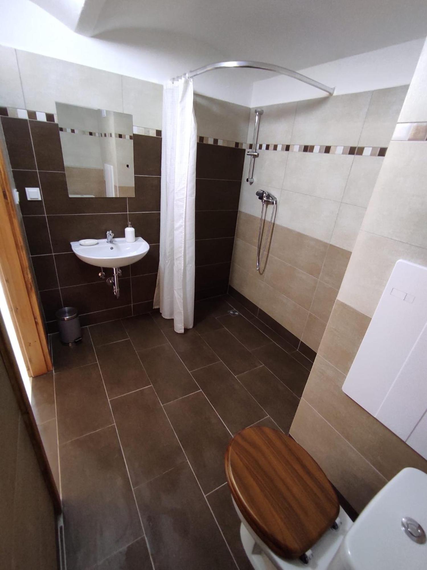 Statek Tomandlov Apartment Driten Luaran gambar